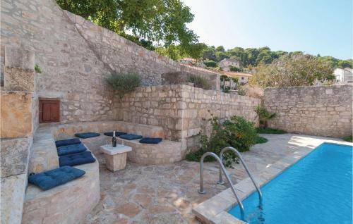 Holiday Home Pucisca Gospe Lurdske