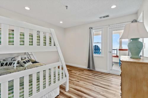 3br 3ba Sleeps 10 Oceanfront Villa With Waterfall Pool And Hottub