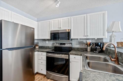 3br 3ba Sleeps 10 Oceanfront Villa With Waterfall Pool And Hottub