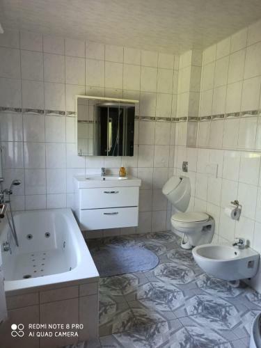 Apartamento Ger�umige Unterkunft F�r Montage