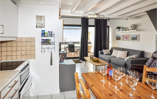 Nice Apartment In Le Barceres With 2 Bedrooms