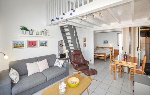 Nice Apartment In Le Barceres With 2 Bedrooms