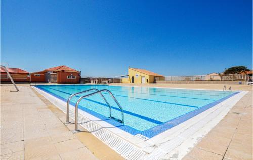 Nice Apartment In Le Barceres With 2 Bedrooms