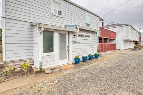 Apartamento Rockaway Beach Condo - Beach Access Nearby!