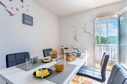Delicate 1 Bedroom Close To The Beaches