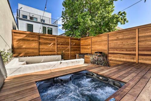 Dtwn Townhome With Hot Tub And Backyard Oasis!