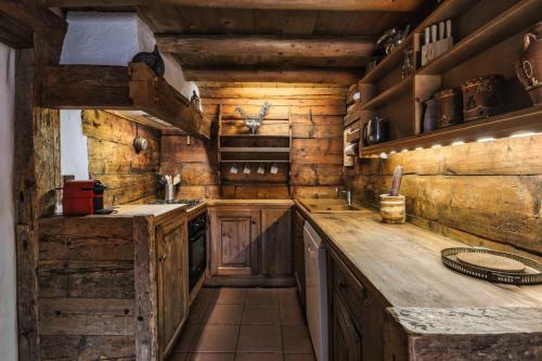 4br Traditional Chalet Bbq + Fireplace + View