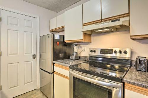Apartamento Convenient Lead Condo With Deck And Town Views!