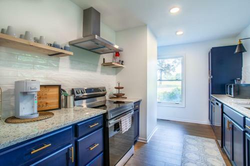 Hidden Lake Retreat - Lake Access, View And Fireplace