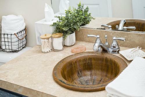 Luxe Quiet Townhouse W/parking/pool/by Dollywood