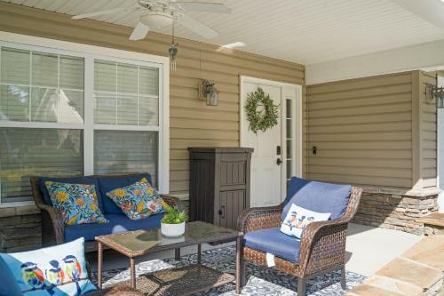 Luxe Quiet Townhouse W/parking/pool/by Dollywood