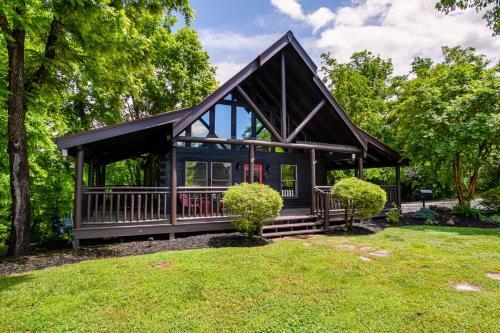 Bear Hugs - Hot Tub, 2 Fire Pits, And Fireplace
