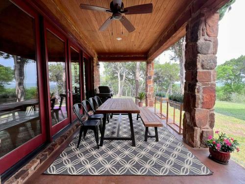 Tuscan Villa On 1 Acre 8 Min To Downtown!