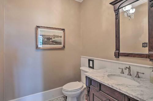 Stunning Historical House About Half Mi To Town!
