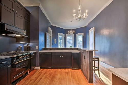 Stunning Historical House About Half Mi To Town!
