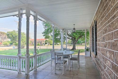 Stunning Historical House About Half Mi To Town!