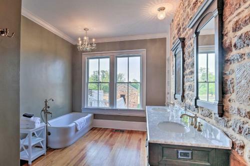 Stunning Historical House About Half Mi To Town!