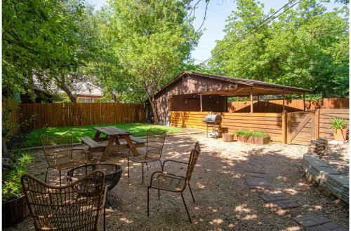 Close To Famous Attractions With Hot Tub And Fire Pit