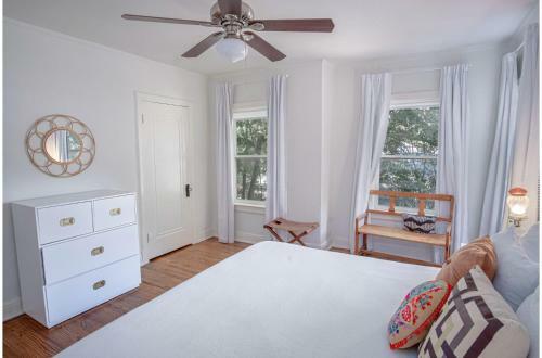 Close To Famous Attractions With Hot Tub And Fire Pit