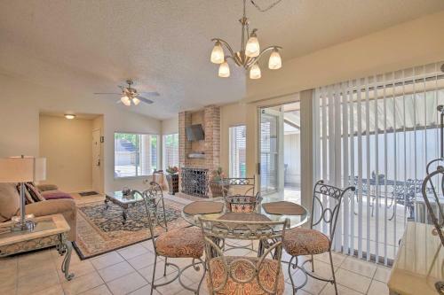 Sunny San Antonio Home With Backyard And Patio!