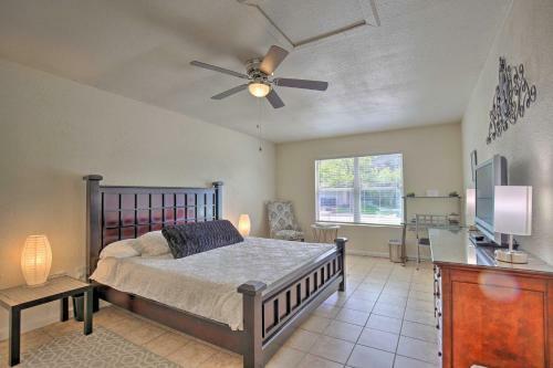Sunny San Antonio Home With Backyard And Patio!