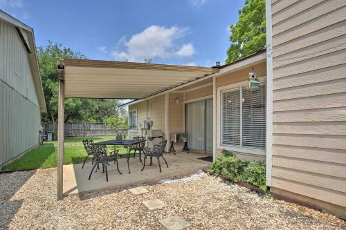 Sunny San Antonio Home With Backyard And Patio!