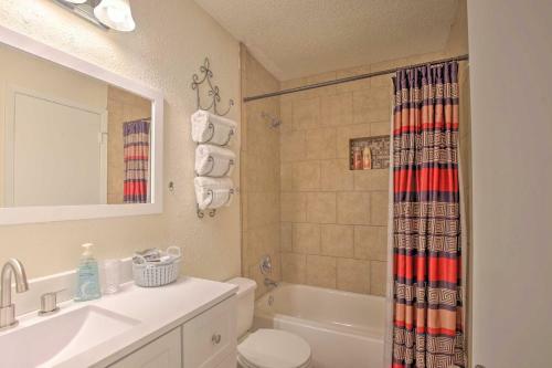 Sunny San Antonio Home With Backyard And Patio!