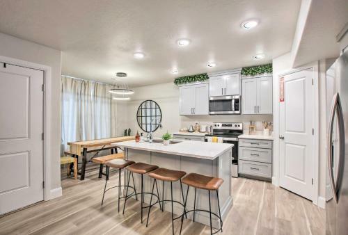 Modern Mountain Townhome About 1 Mi To Bear Lake!