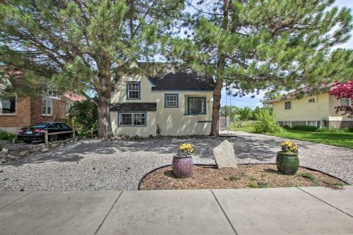 Family-friendly Logan Getaway With Yard And Grill