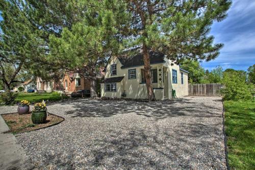 Family-friendly Logan Getaway With Yard And Grill