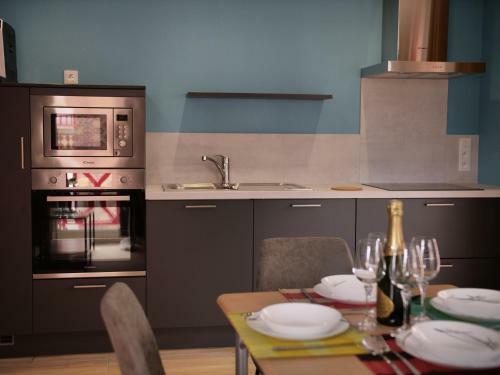 Hostal Room In Apartment - Blue Reves Apartment