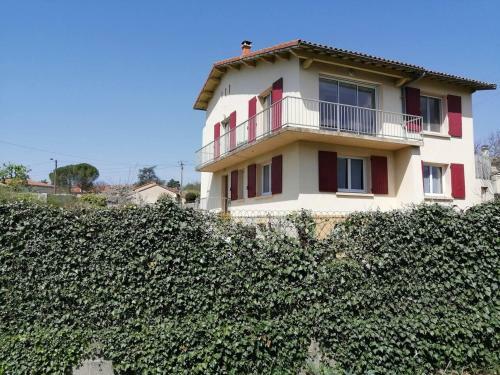 Immaculate 2-bed Apartment In Millau With Garden