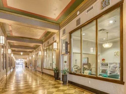 Hostal Eclectic & Quaint Historical Art Deco 1 Bedroom