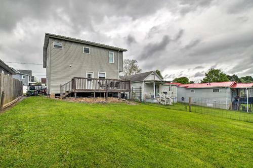 Morgantown Home With Deck, About 2 Mi To Wv Univ!