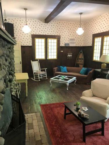 Greenbrier River Hideaway W/ 11 Acres Of Frontage!
