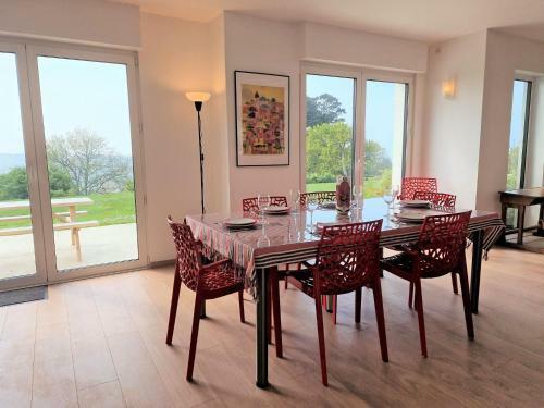 Holiday Home With Sea View, Plougasnou