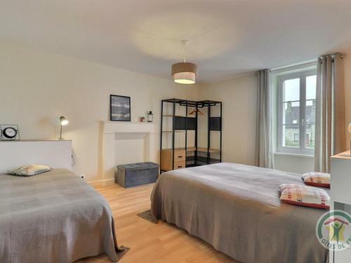 Gite Saint-marcan, 2 Bedrooms, 5 Persons - Fr-1-538-163
