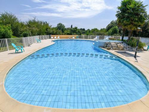 Charming Holiday Home In Saint-savinien With Private Pool