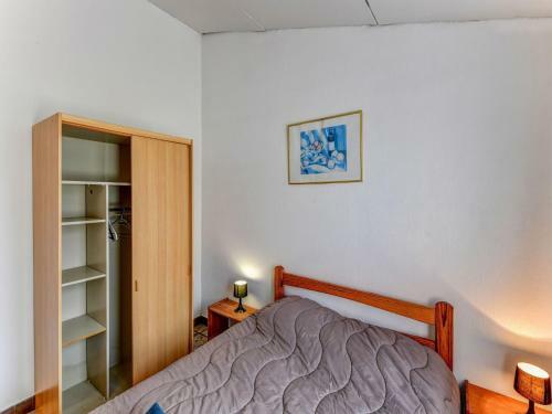 Simplistic Holiday Home In Saint-savinien With Garden