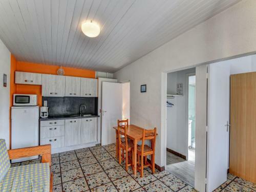Simplistic Holiday Home In Saint-savinien With Garden