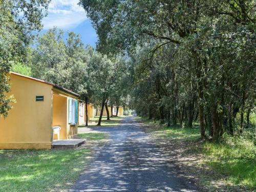 Simplistic Holiday Home In Saint-savinien With Garden