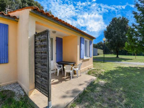 Cosy Holiday Home In Saint-savinien With Shared Pool