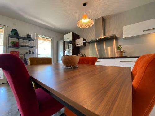 Apartamento Lake & Mountain View - Piscine, Parking, Terrasse