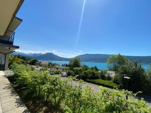 Apartamento Lake & Mountain View - Piscine, Parking, Terrasse