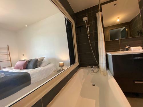 Apartamento Lake & Mountain View - Piscine, Parking, Terrasse