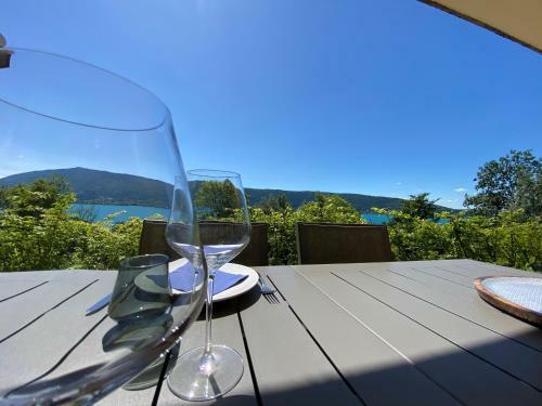 Apartamento Lake & Mountain View - Piscine, Parking, Terrasse