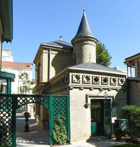 Luxueux Pavillon En Plein Centre De Vichy
