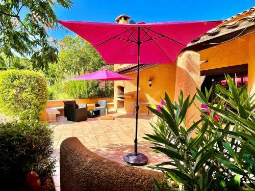 Majestic Villa In Lecci With Garden