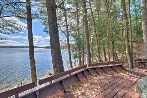 Lakefront Hartford Cabin With Canoe And Boat Ramp