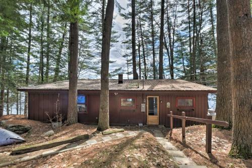 Lakefront Hartford Cabin With Canoe And Boat Ramp